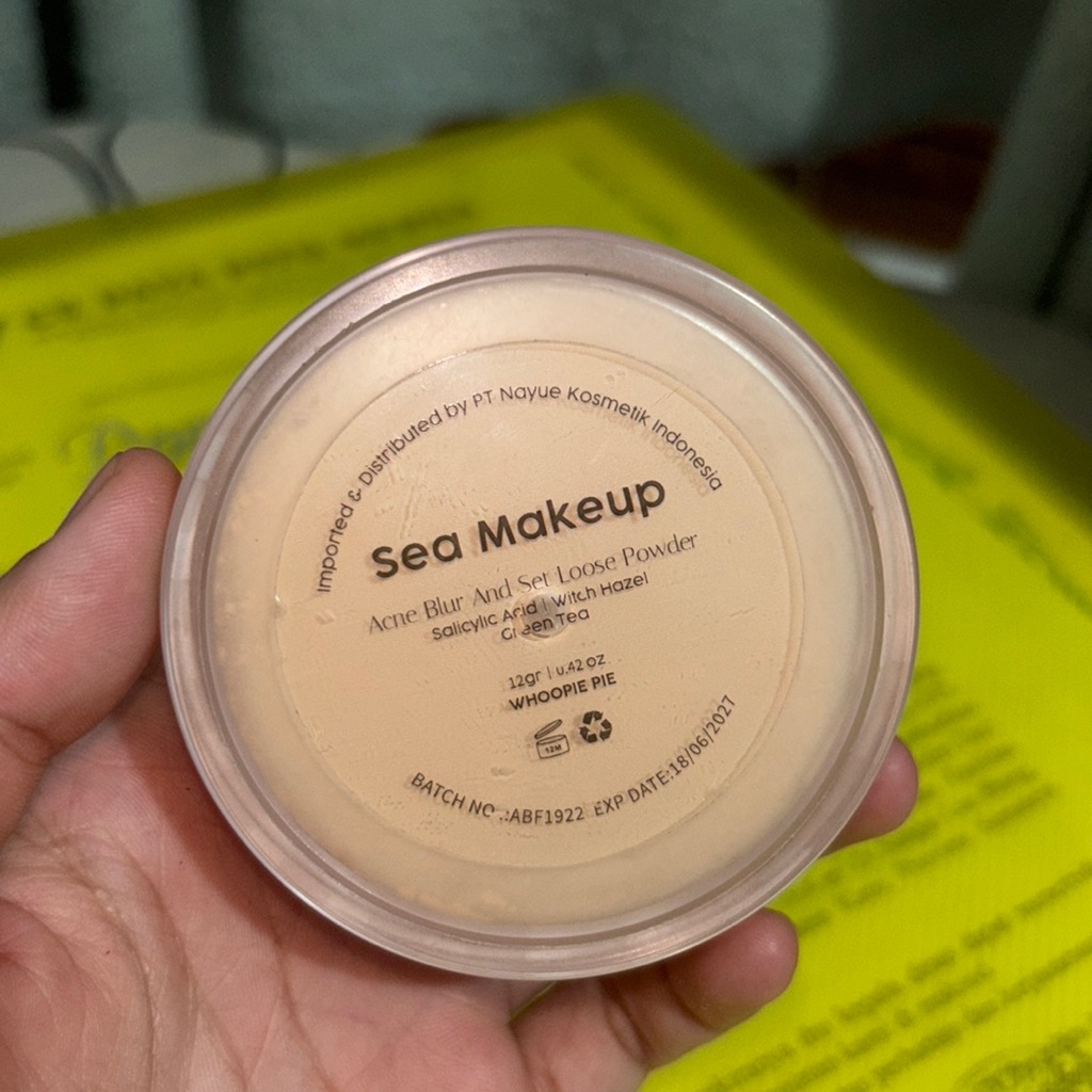 Acne Blur and Set Loose Powder - Gingersnap imgfdn-1de1a25d-4fa4-417c-89fa-e29f21f7bfb1