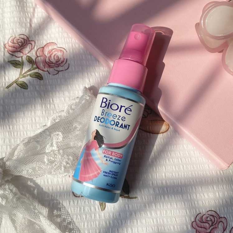Breeze Deodorant Instant Fresh Spray - Minty Floral imgfdn-e69e3dab-7c9f-4e54-8258-fdfba69370d2