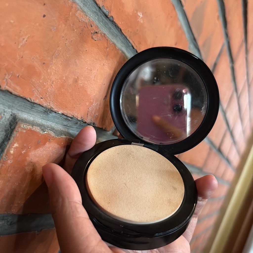 Fit Me! 12H Oil Control Powder - 112 imgfdn-b6b85c2e-011a-44f5-a75f-be1f6a529df5