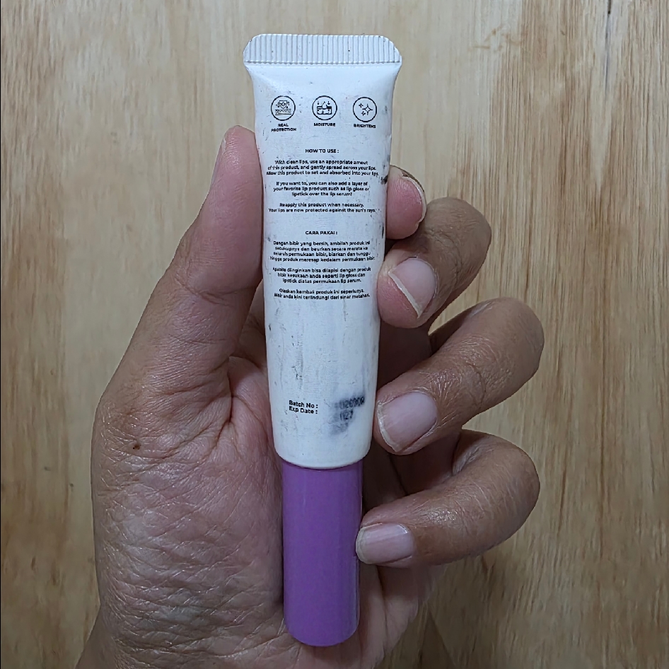 Triple Care Lip Protector Sunscreen imgfdn-fb549b95-5019-445d-8058-861ae21bd814