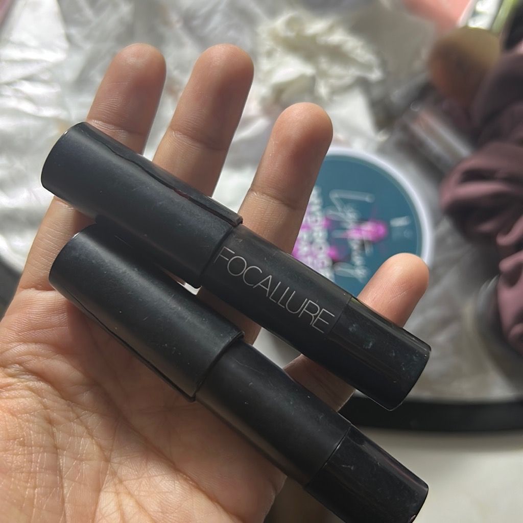 Metallic Lipstick Pen - 22 Pottery imgfdn-e164e42c-15bf-41f9-9e4b-171a44070c61