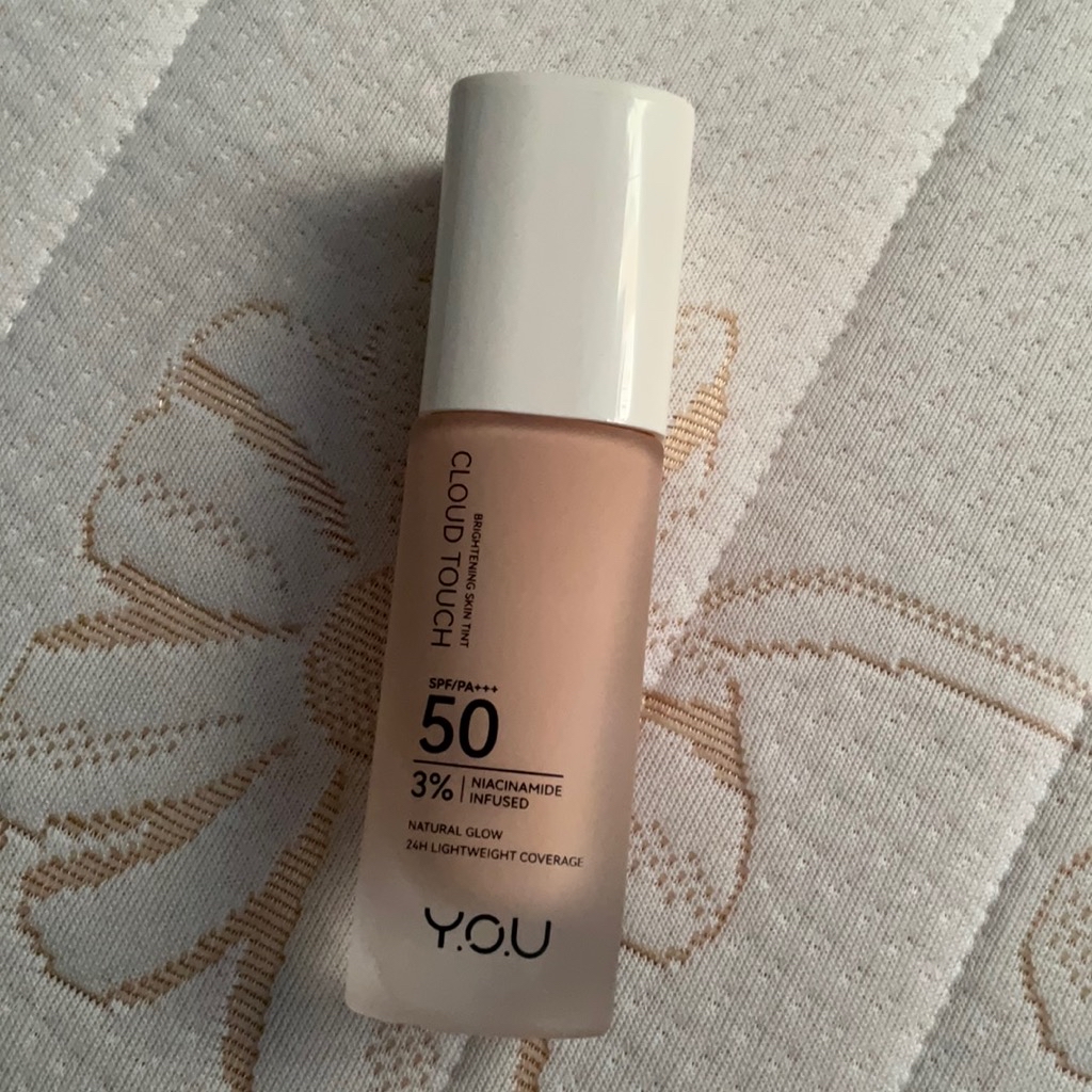 Cloud Touch 3% Niacinamide Brightening Skin Tint - C203 Pink Sand imgfdn-e80989d0-1027-44bb-920a-c7c1ba6032a0