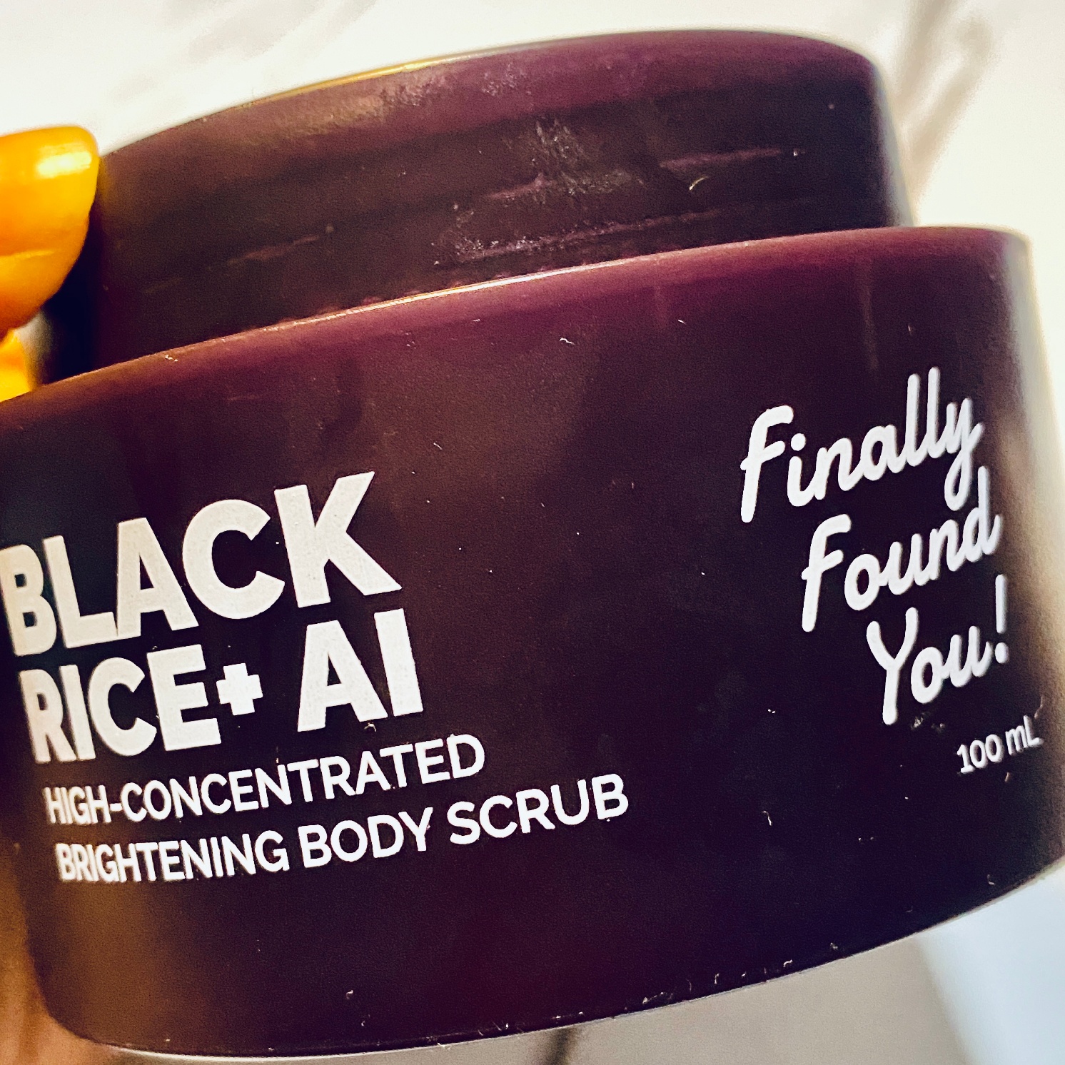BLACK RICE+ AI High-Concentrated Brightening Body Scrub imgfdn-e204f74e-dde7-4def-9d2a-7bef3ad8d9c7