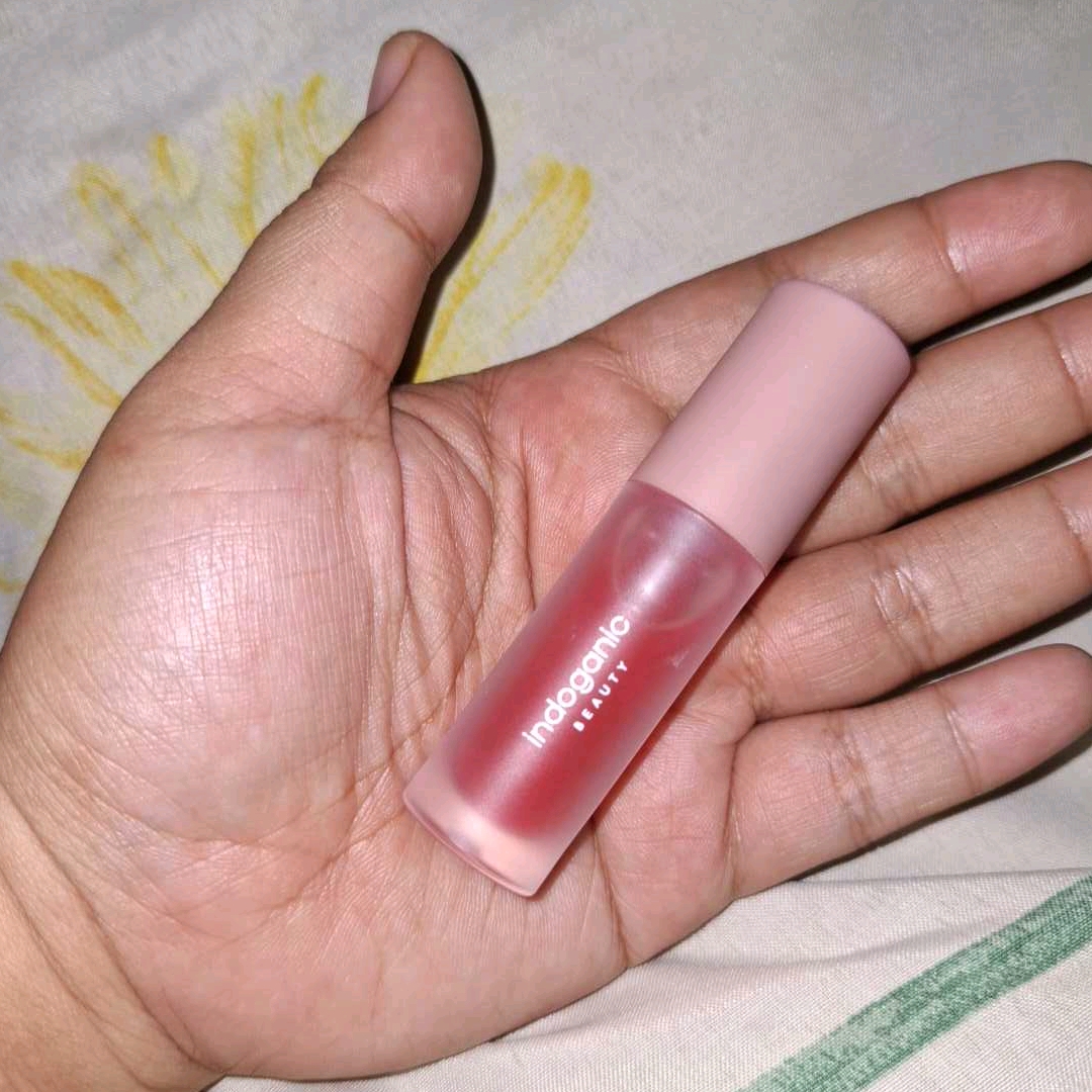 Lip Oil Serum imgfdn-db1bba08-d868-42ab-bfff-09eefc85ee55