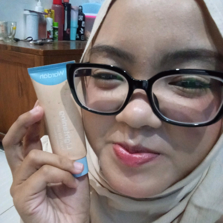 Lightening Fresh BB Tint - 01 Neutral Fair imgfdn-7bdc6f36-3032-49e4-b6da-98ae2b0f3f4e