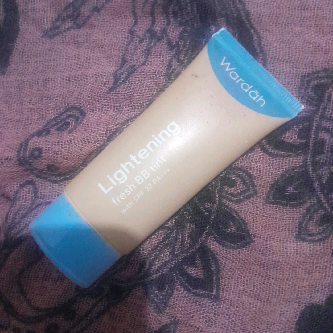 Lightening Fresh BB Tint - 02 Light Ivory imgfdn-b6aa1a2b-028d-4c99-97fc-ae2de146805c