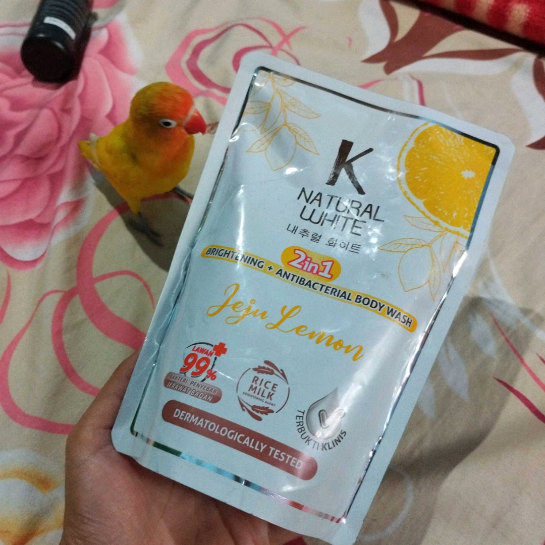 Brightening + Antibacterial Body Wash - Jeju Lemon imgfdn-1c00caeb-d29e-466e-8b9c-178157b71580