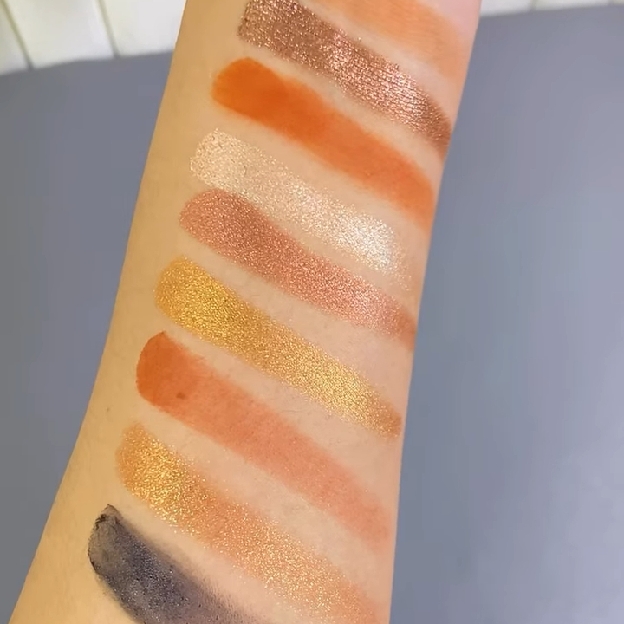 Goddess Eyeshadow Palette - Bronze imgfdn-5010a8cd-aa5f-485c-af82-cdcf5edbb17e