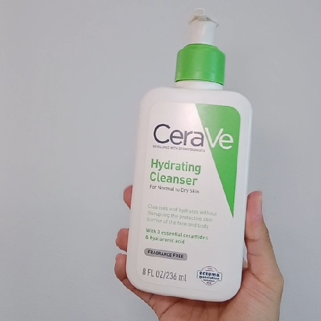 Hydrating Cleanser imgfdn-185f2e75-3e13-4fbc-b50b-af77d6da6300