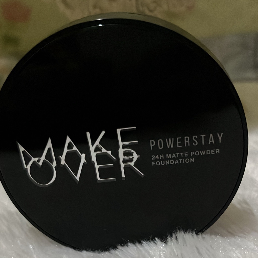 Powerstay 24H Matte Powder Foundation - W32 Warm Beige - Reformulation in October 2023 imgfdn-c3cac298-90c9-4119-a55c-3a94976fcb76