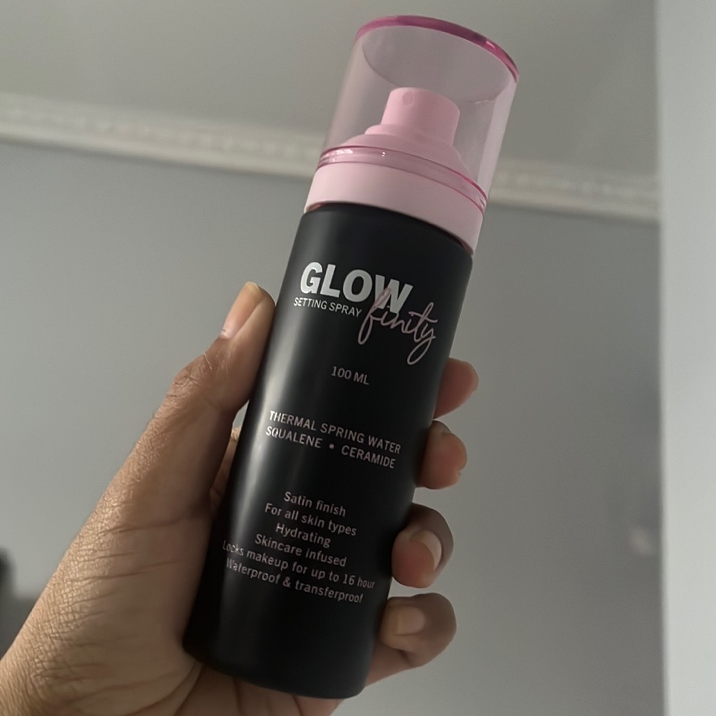 Glowfinity Setting Spray imgfdn-58898a30-4035-44b6-bebe-38016f1d6c32