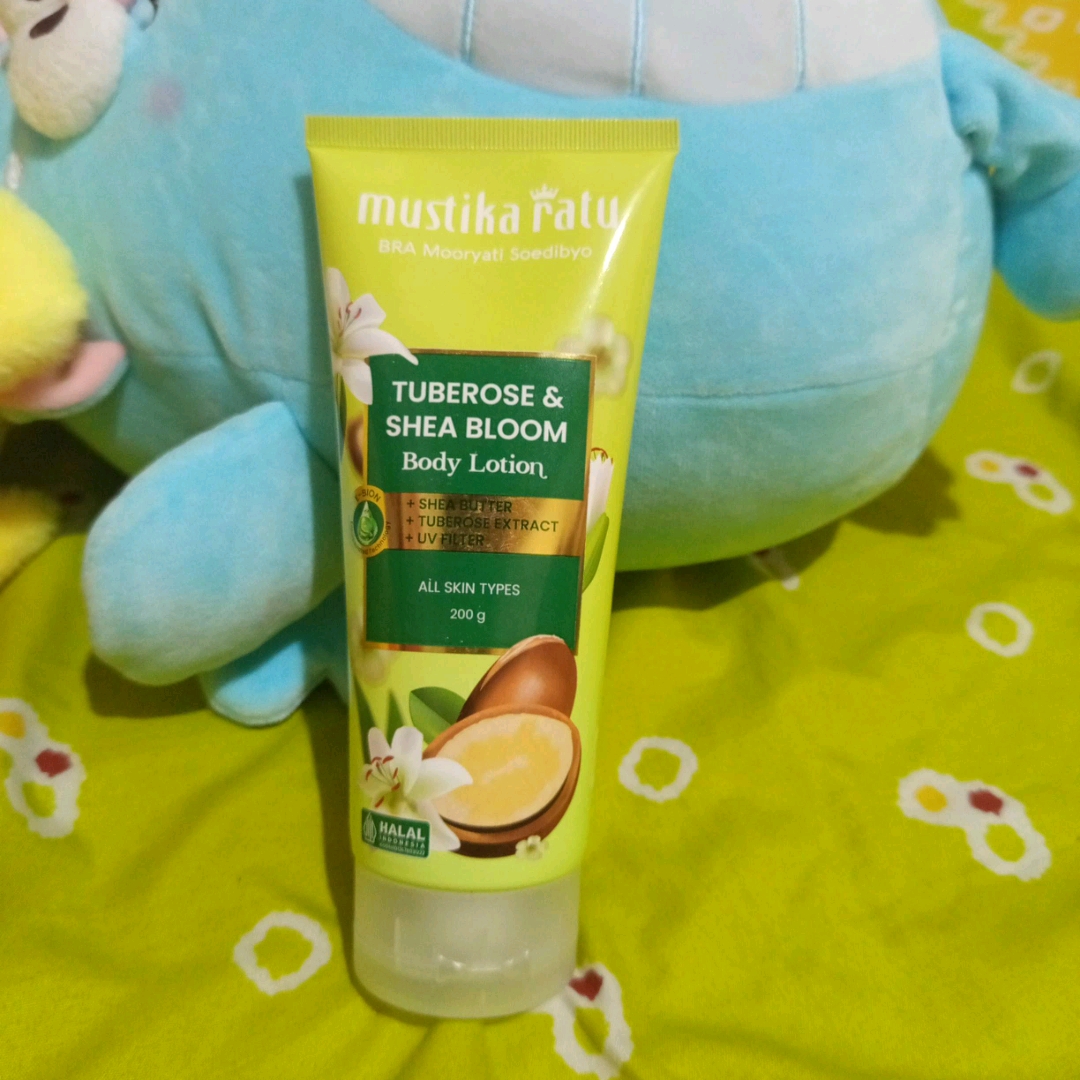 Body Lotion - Tuberose & Shea Bloom imgfdn-27569553-995a-44aa-bec9-ff0d97adc881