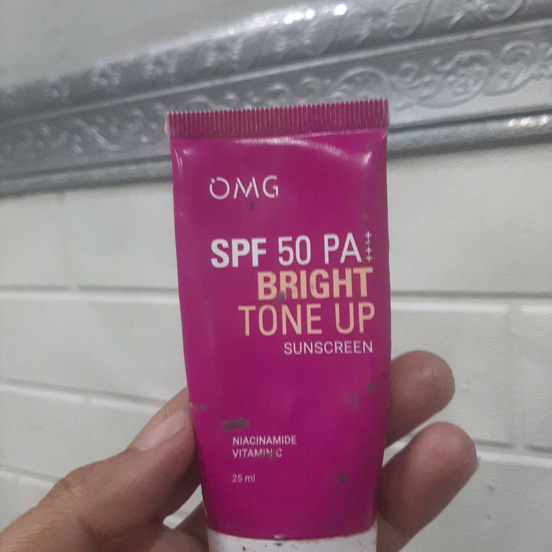 Bright Booster UV Barrier Sunscreen SPF 50 PA++++ imgfdn-84c9f4d9-a942-44e8-b171-615f904cf499