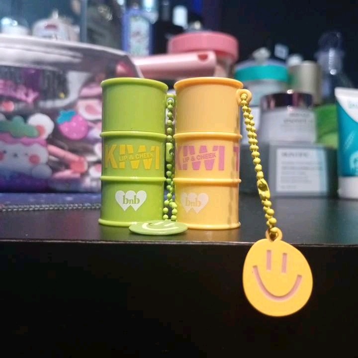 Kiwi Tin Tint Lip & Cheek - 03 Reddy Ready imgfdn-dbadcdd6-f736-422e-87f1-db58f876e23c