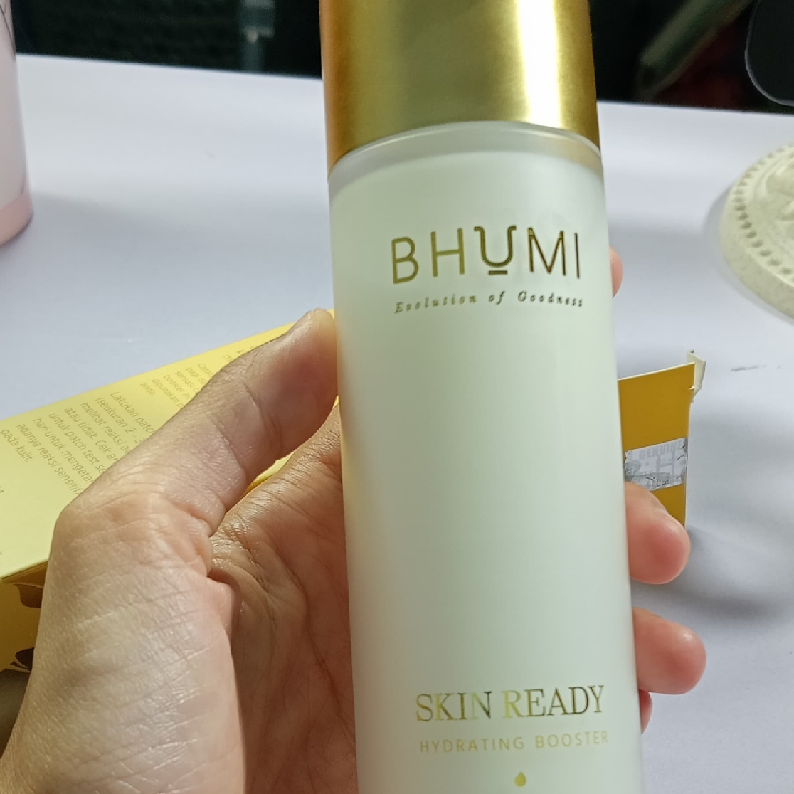 Skin Ready Hydrating Booster imgfdn-7afe856a-0683-47c5-a234-0960ad9ec6af