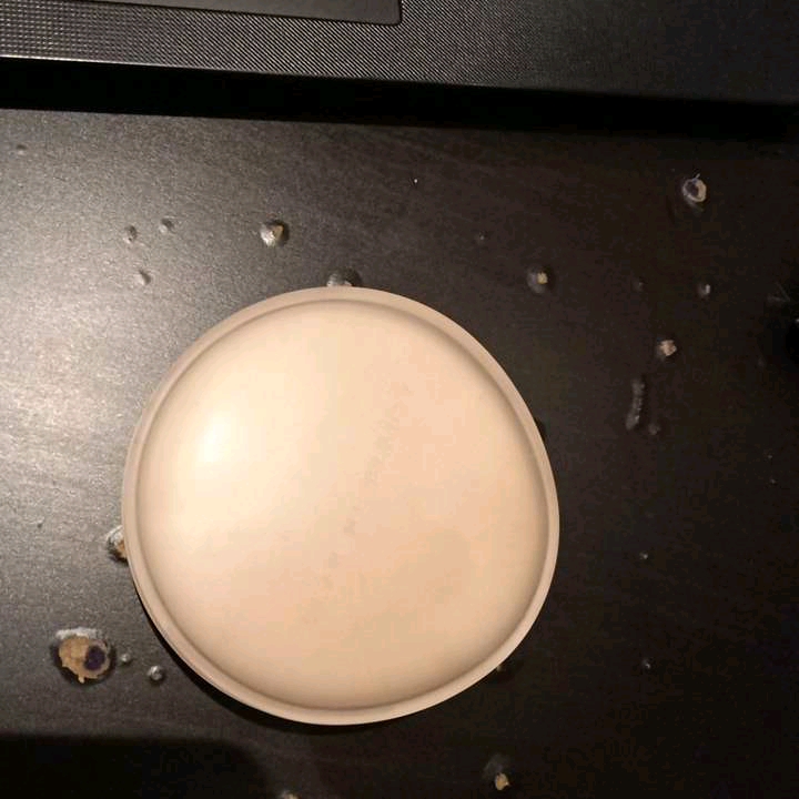Airy Poreless Powder Foundation - C01 Creme Ivory imgfdn-7d2b91a7-35c7-4126-906e-c9da0e05264c