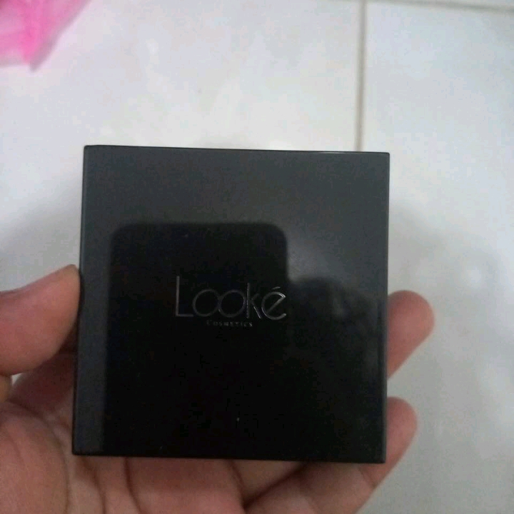 Holy Perfecting Pressed Powder - Minerva imgfdn-cb482db7-89aa-487f-87ff-334a0e400e8f