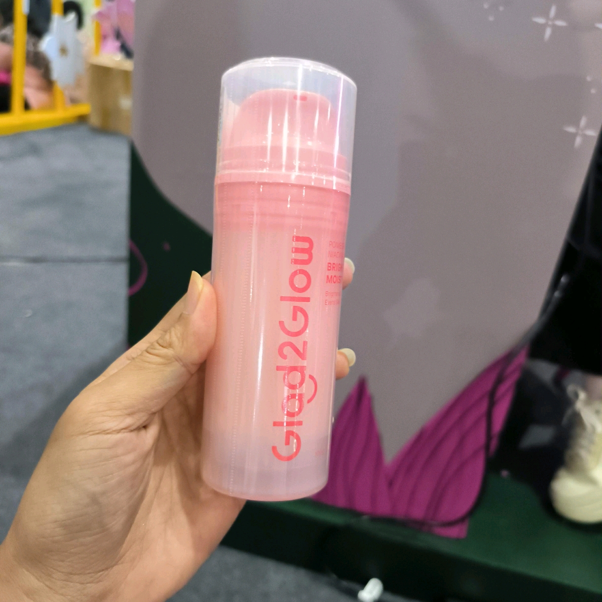 Pomegranate Niacinamide Brightening Clay Stick imgfdn-8d4882bd-2aa8-4f3f-be35-db3f07b28180