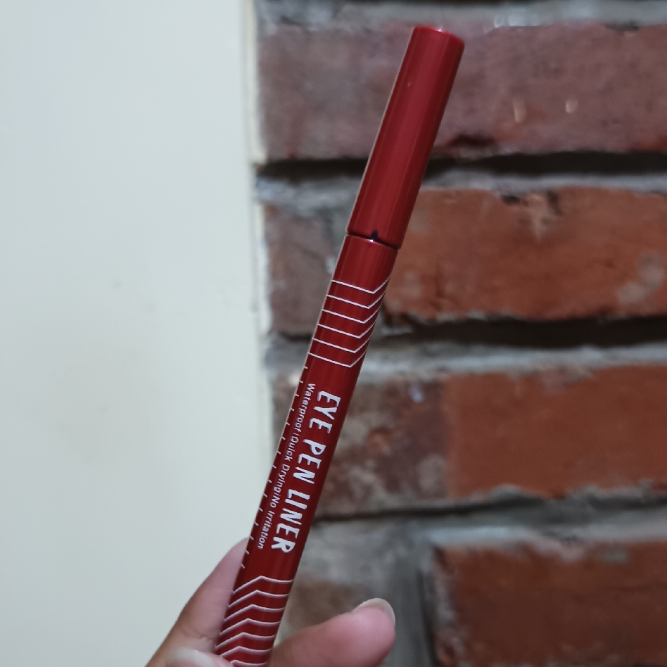 Fantastic Eye Liner - Black imgfdn-55e43769-4d54-4b9b-b6dd-dee0b2bc0ba0