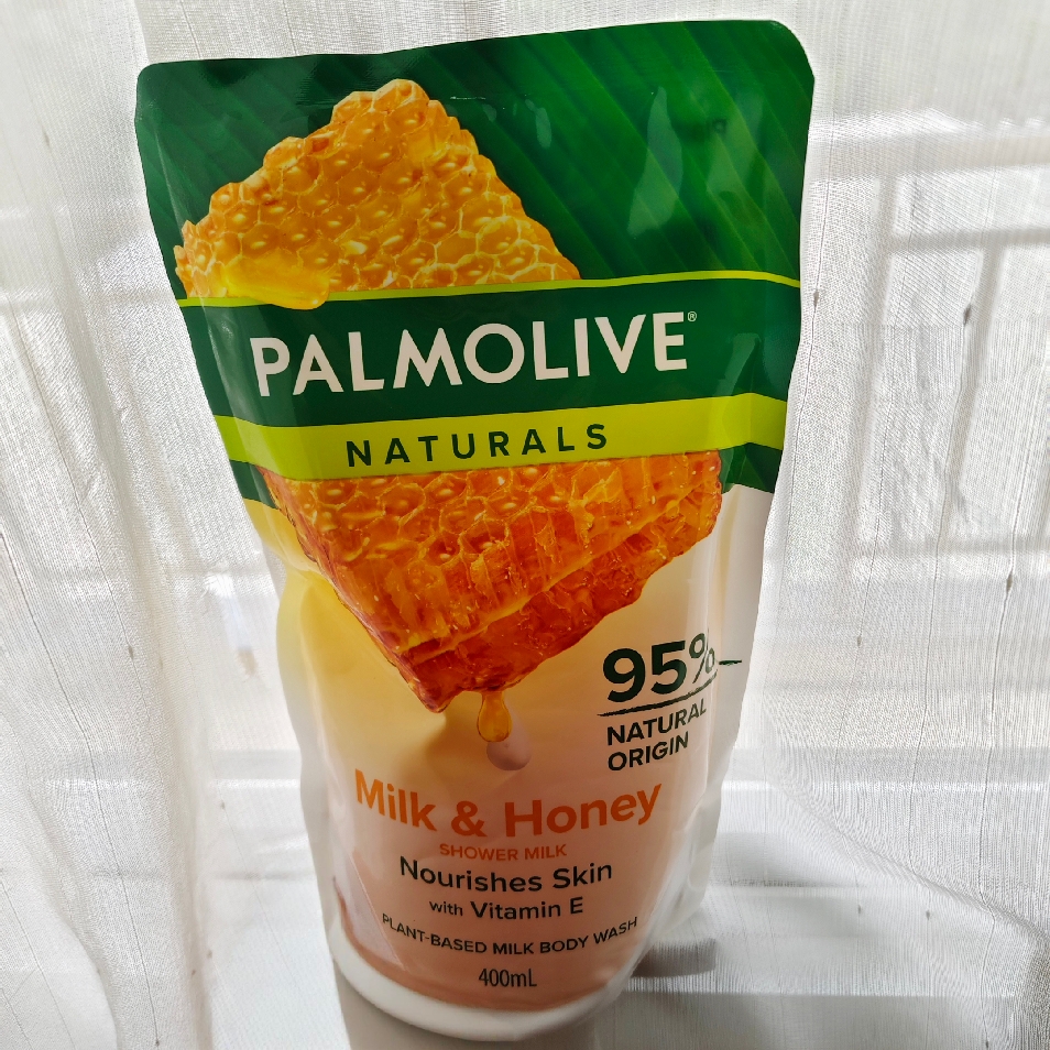 Naturals Shower Milk - Milk and Honey imgfdn-7cc6406f-60af-4b8d-a15b-93ea8b204d7c