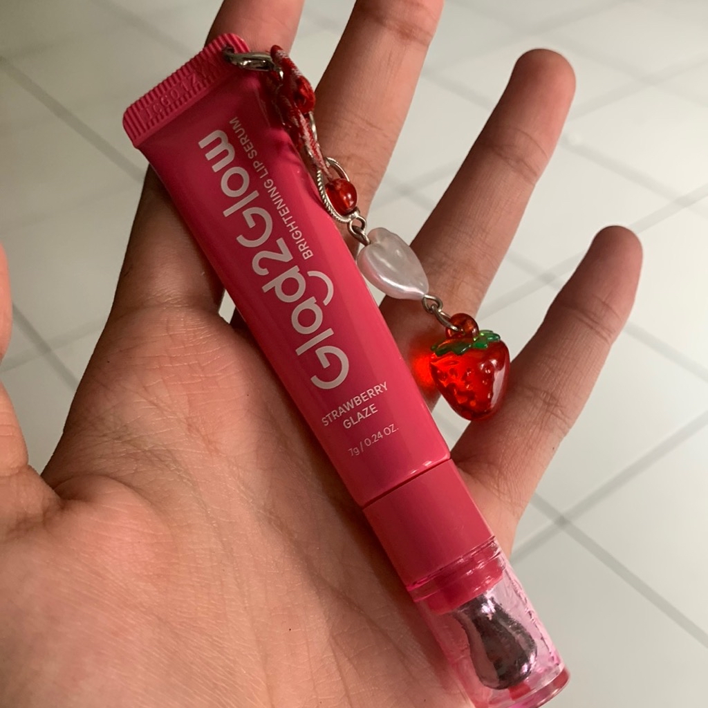 Brightening Lip Serum - 01 Strawberry Glaze imgfdn-37bf3a18-b1bc-4c7b-8ff4-305d48d78430