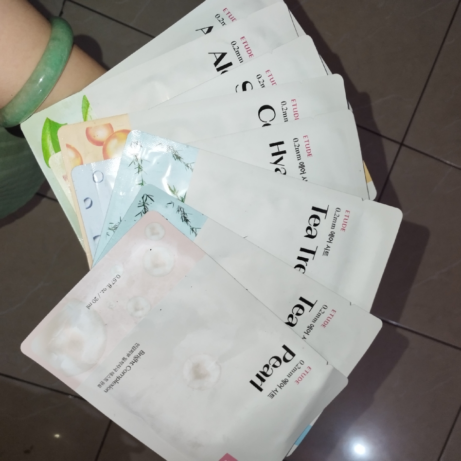 Therapy Air Mask - Aloe imgfdn-b2c008d5-4959-4674-8532-12ed96032f33