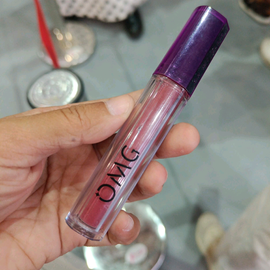 Oh My Glam Matte Kiss Lip Cream - 05 Punch imgfdn-46d531eb-64a2-4482-a6a5-3e44cca5fdd8