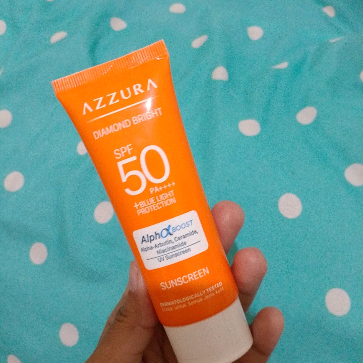 Diamond Bright Sunscreen SPF 50 PA ++++ imgfdn-78e2a42e-5e3a-4b82-8920-7707ca4a4315