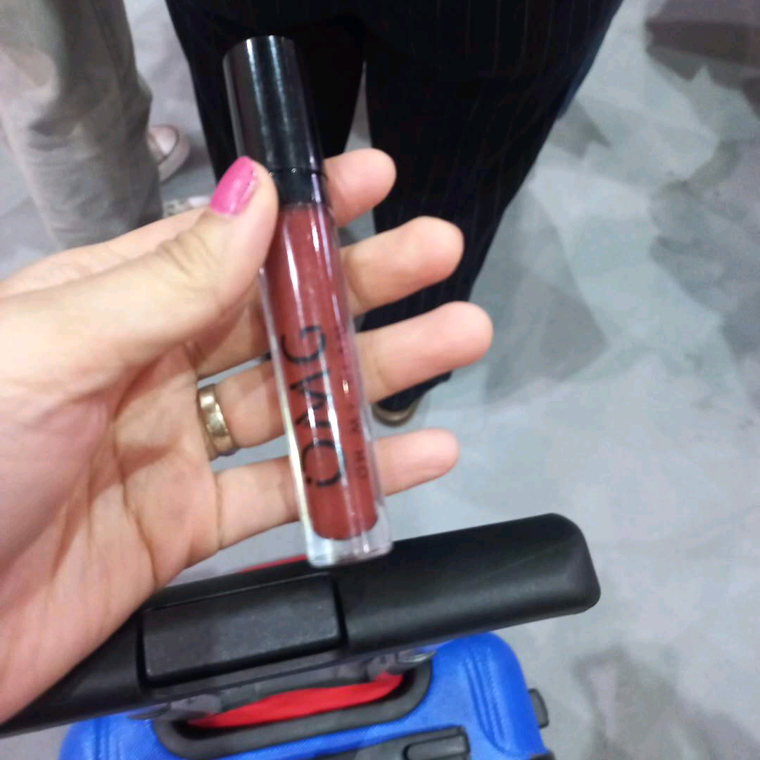 Oh My Glam Matte Kiss Lip Cream - 03 Flame imgfdn-0c95bad4-9ae2-45f9-aeb4-f16750113297