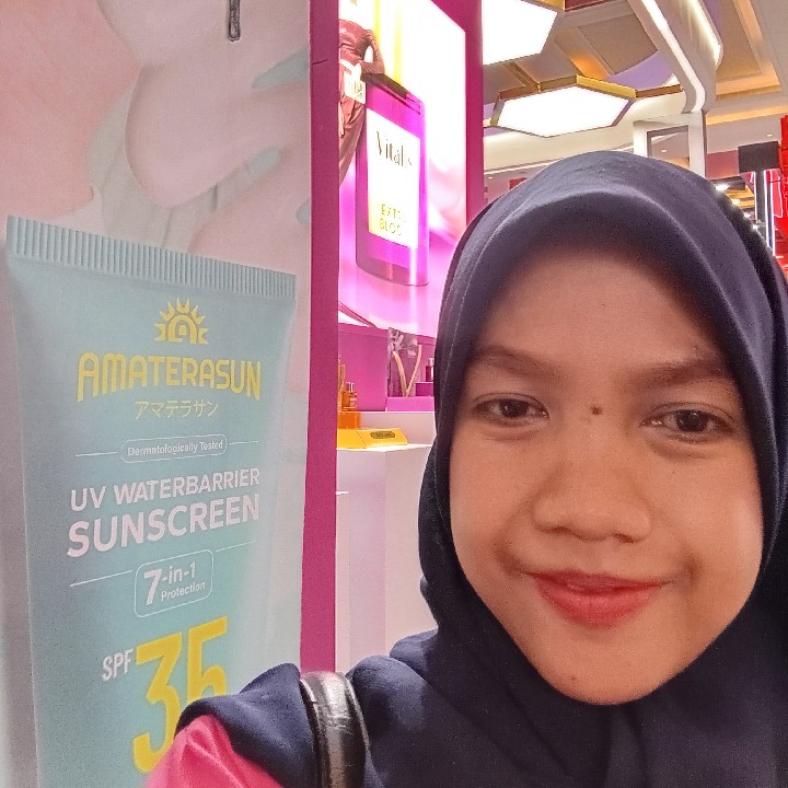 UV Body Sunscreen SPF 40 PA++ imgfdn-4a345d6b-8267-4a96-8638-1ab59528792c