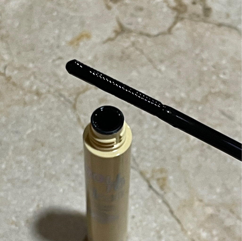 Roll To Clean Mascara Remover imgfdn-588954c8-8e3c-4ebb-bfa2-41f6b8e1c73c