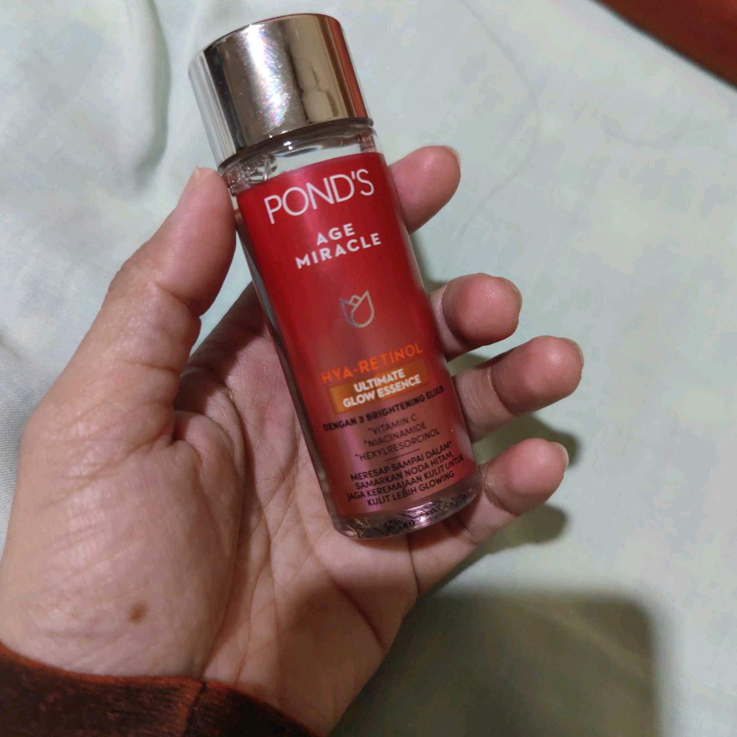 Age Miracle Hya-Retinol Ultimate Hydra Essence imgfdn-569c9959-1abe-40af-aff6-06a8033f036e