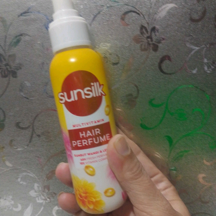 Silky Smooth Multivitamin Hair Perfume imgfdn-f508ac25-3f3b-4cf4-80a7-f0368c530997