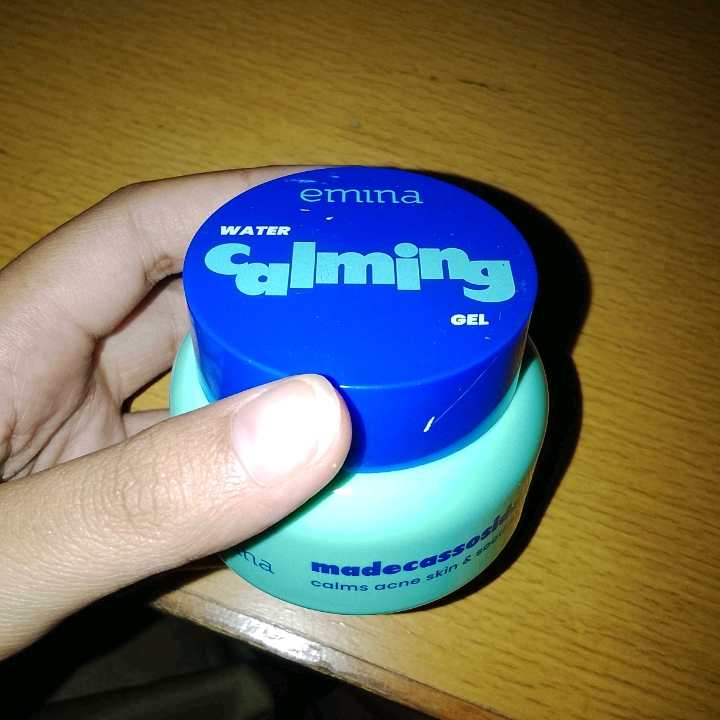 Water Calming Gel Moisturizer imgfdn-bae29c74-fecb-46ed-823c-50261a4364f7