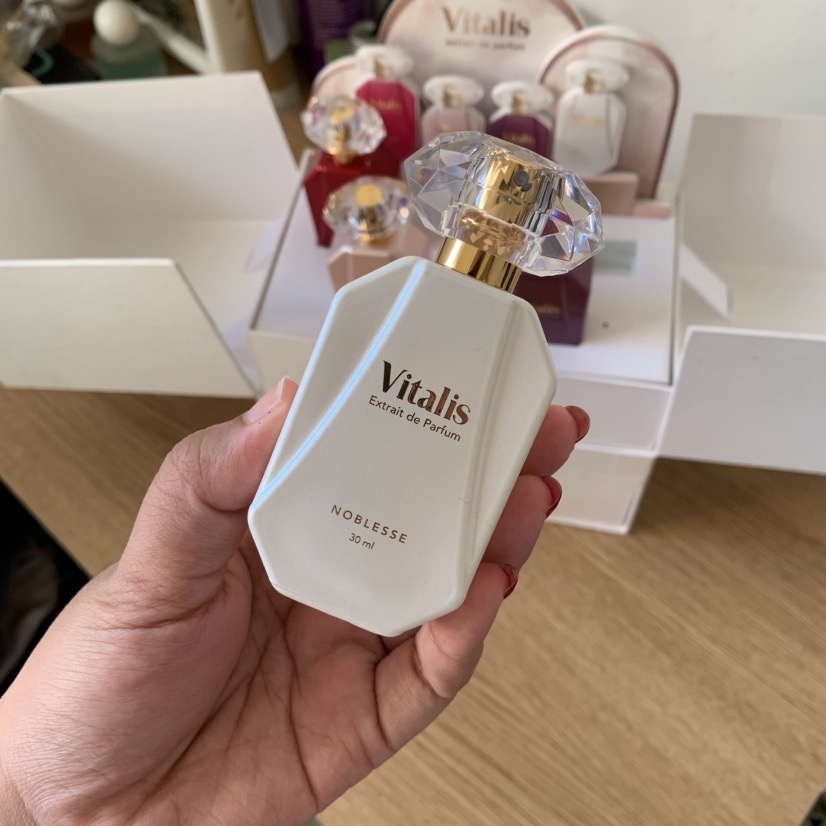 Extrait De Parfum - Noblesse imgfdn-08d100ef-8dc4-4d01-920c-2cfd4e1cc7e4