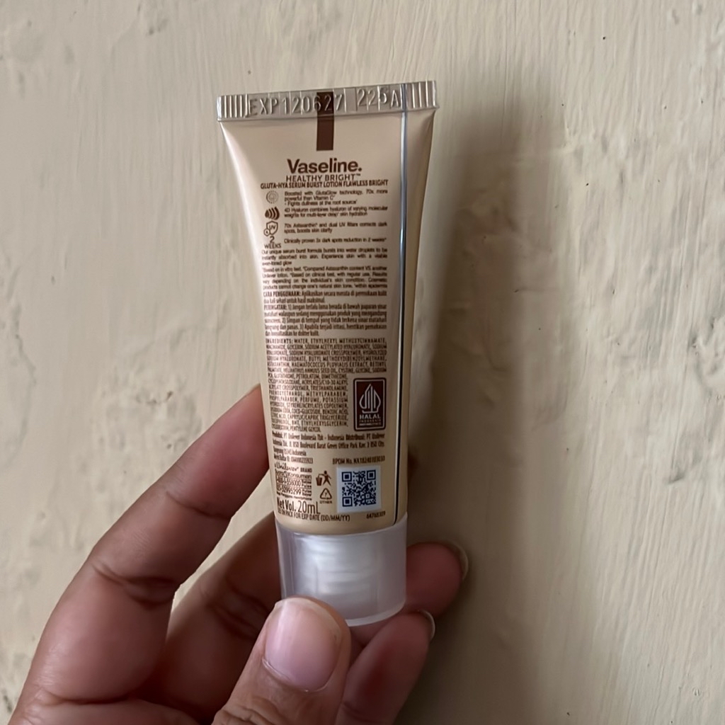 Healthy Bright Gluta-Hya Serum Burst Lotion - Flawless Bright imgfdn-7381f410-7272-4976-a633-b2c741cd8d8f