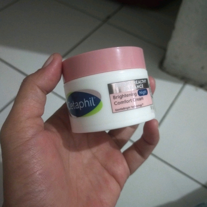 Bright Healthy Radiance Brightening Day Protection Cream imgfdn-a7bb7b4e-2610-4ae9-85db-e072d52a9650