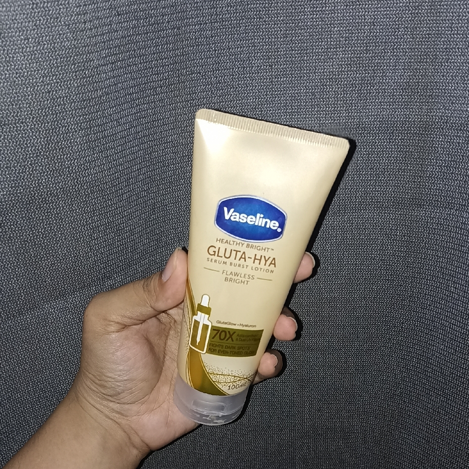 Healthy Bright Gluta-Hya Serum Burst Lotion - Flawless Bright imgfdn-711abd6b-90c5-4f48-9ff1-39addaea19e2
