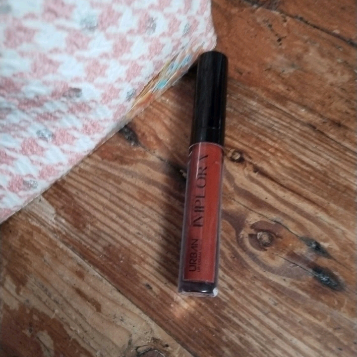 Urban Lip Cream Matte - 20 Red Gala imgfdn-8a61f3ff-1819-4e9d-b28b-407a9fd9da40