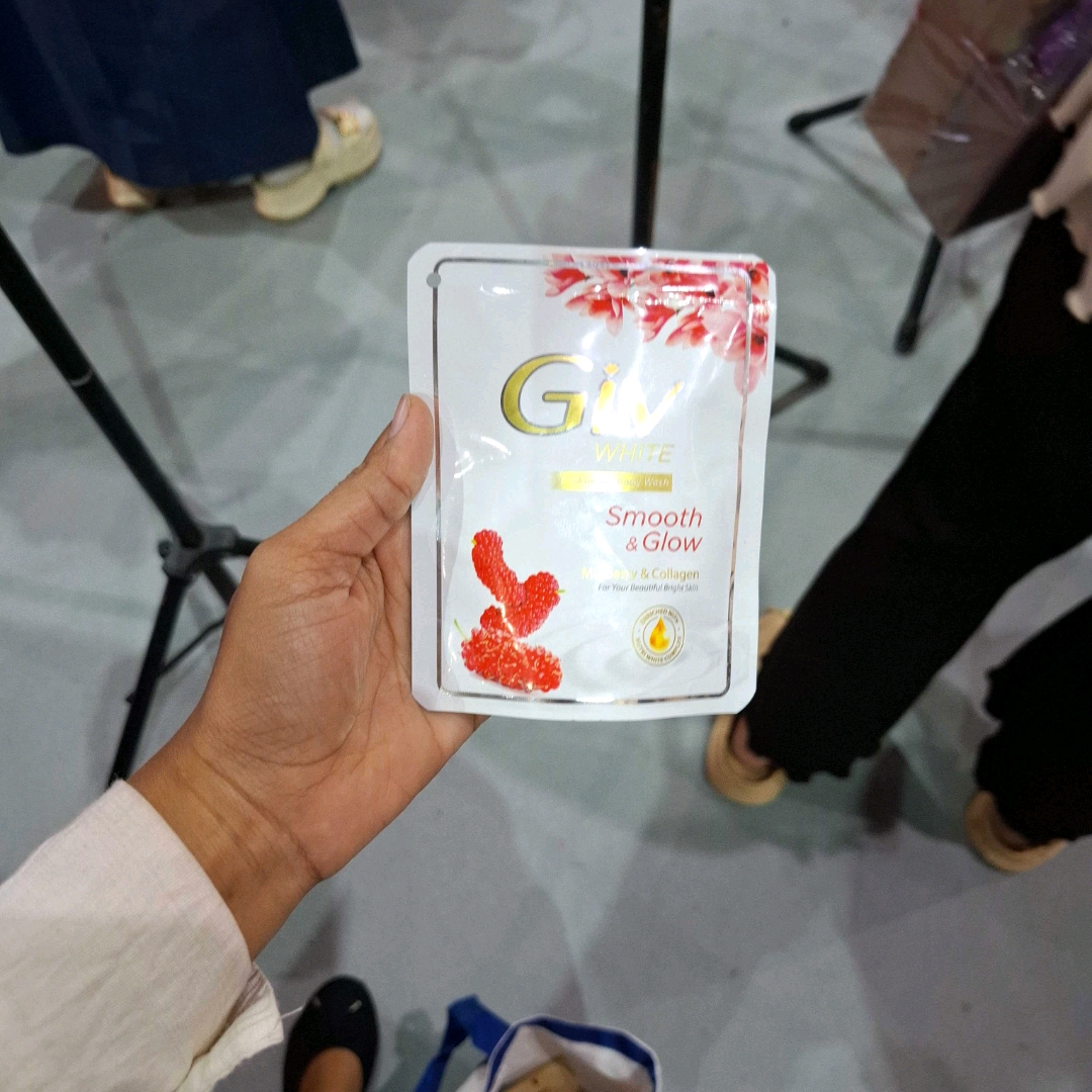 Flawless White - Sakura and Pearl imgfdn-537c088c-bce4-4704-9b00-2ce17713bfb0