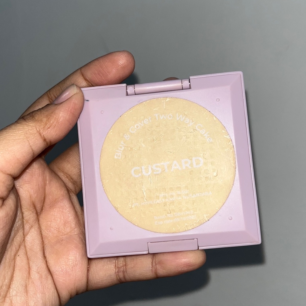 Blur & Cover Two Way Cake : Silk Glow  - Custard imgfdn-6cb9acf5-9758-4fb2-baf2-d5025739e373