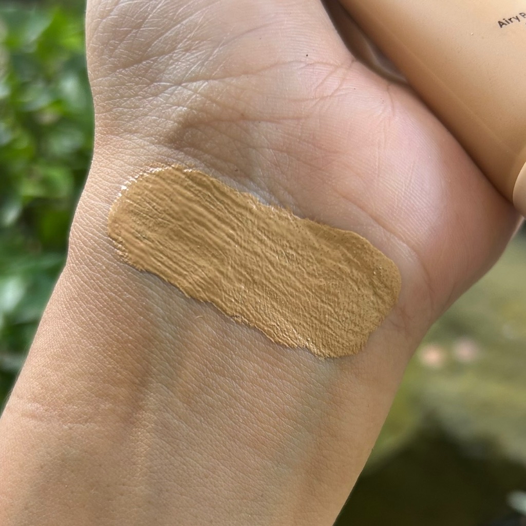 Airy Poreless Fluid Foundation - W02 Golden Beige imgfdn-6e0b426b-3d64-4963-9fe5-a343c19912ee