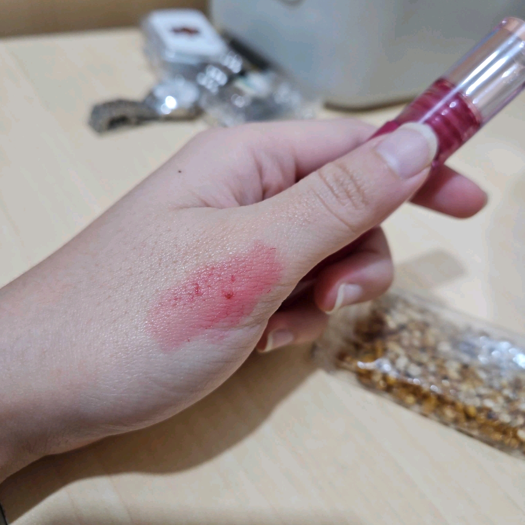 Apple Makes Adorable Mousse Tint - 08 Fuschia Berry imgfdn-77c1df99-88e8-4124-8042-d0b4654207a4