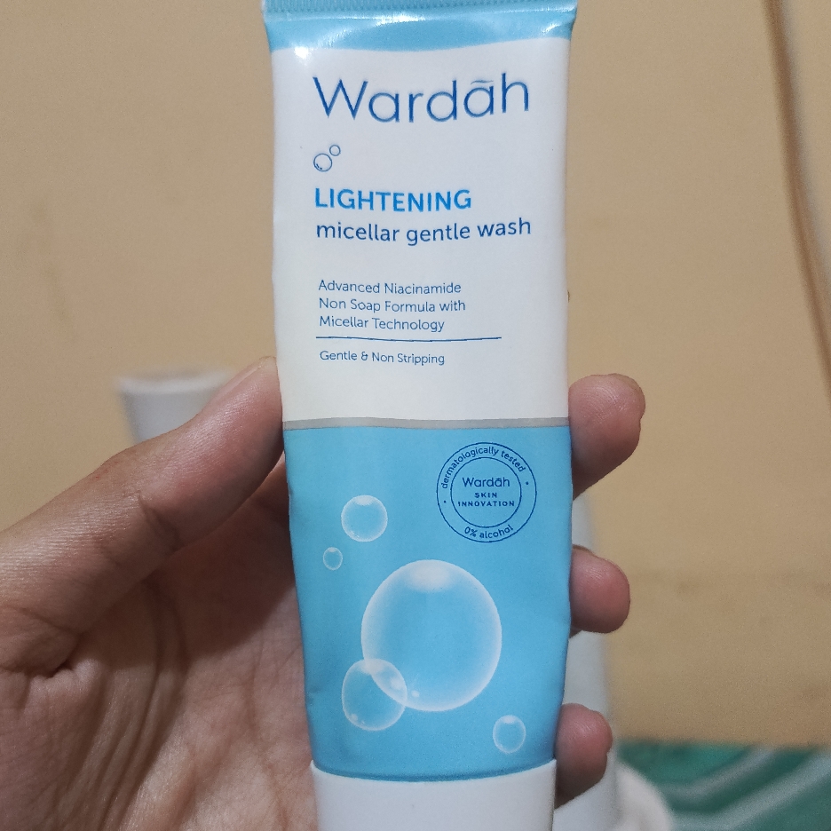 Lightening Micellar Gentle Wash imgfdn-cf6bb79a-ba71-4f38-b843-a7321ccc4d35