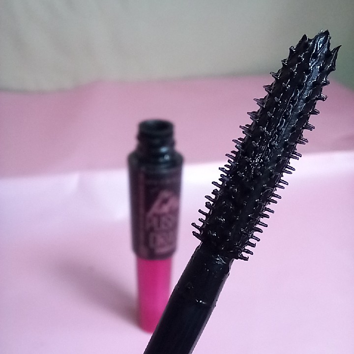 The Falsies Push Up Drama Mascara - Waterproof imgfdn-b214fdb8-adf7-4857-928a-4dc81be45d8f