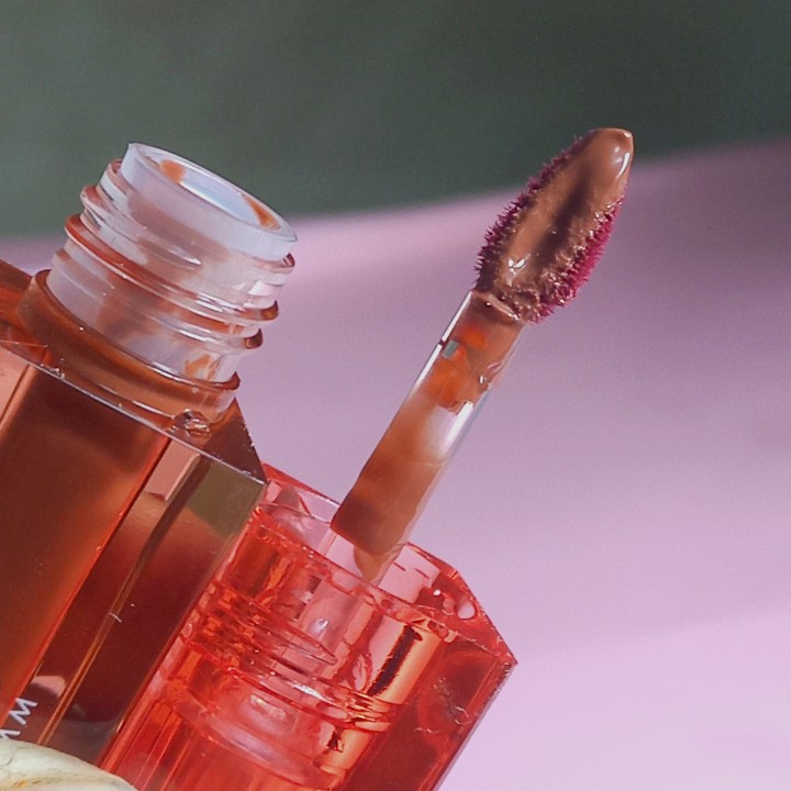 Glassy Lip Tint - 05 Caramel imgfdn-4658cedc-5bf1-4b8c-a3d9-7afedc858a83