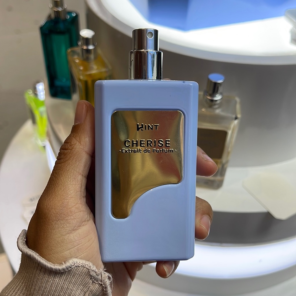 Cherise Extrait De Parfum imgfdn-99c14b58-018d-49ce-8528-cc06d48914d7