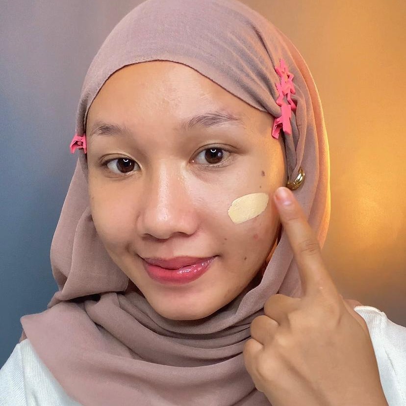 Cloud Touch 3% Niacinamide Brightening Skin Tint - N504 Rose Vanilla imgfdn-86aa9992-66d4-4026-9528-004154007aa3