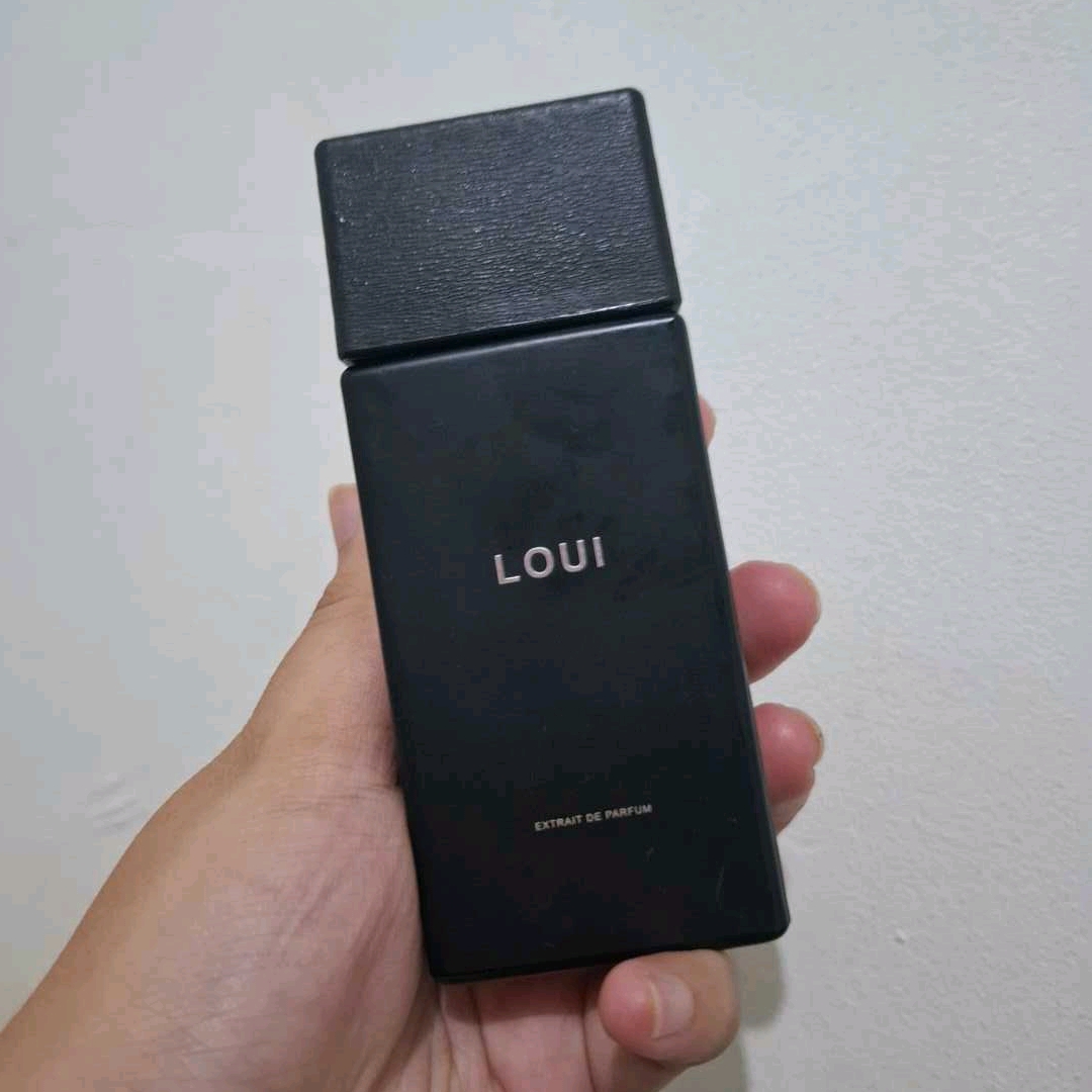 Loui Extrait de Parfum imgfdn-21eaabae-72b2-4ff5-b1dd-3ea74b641616