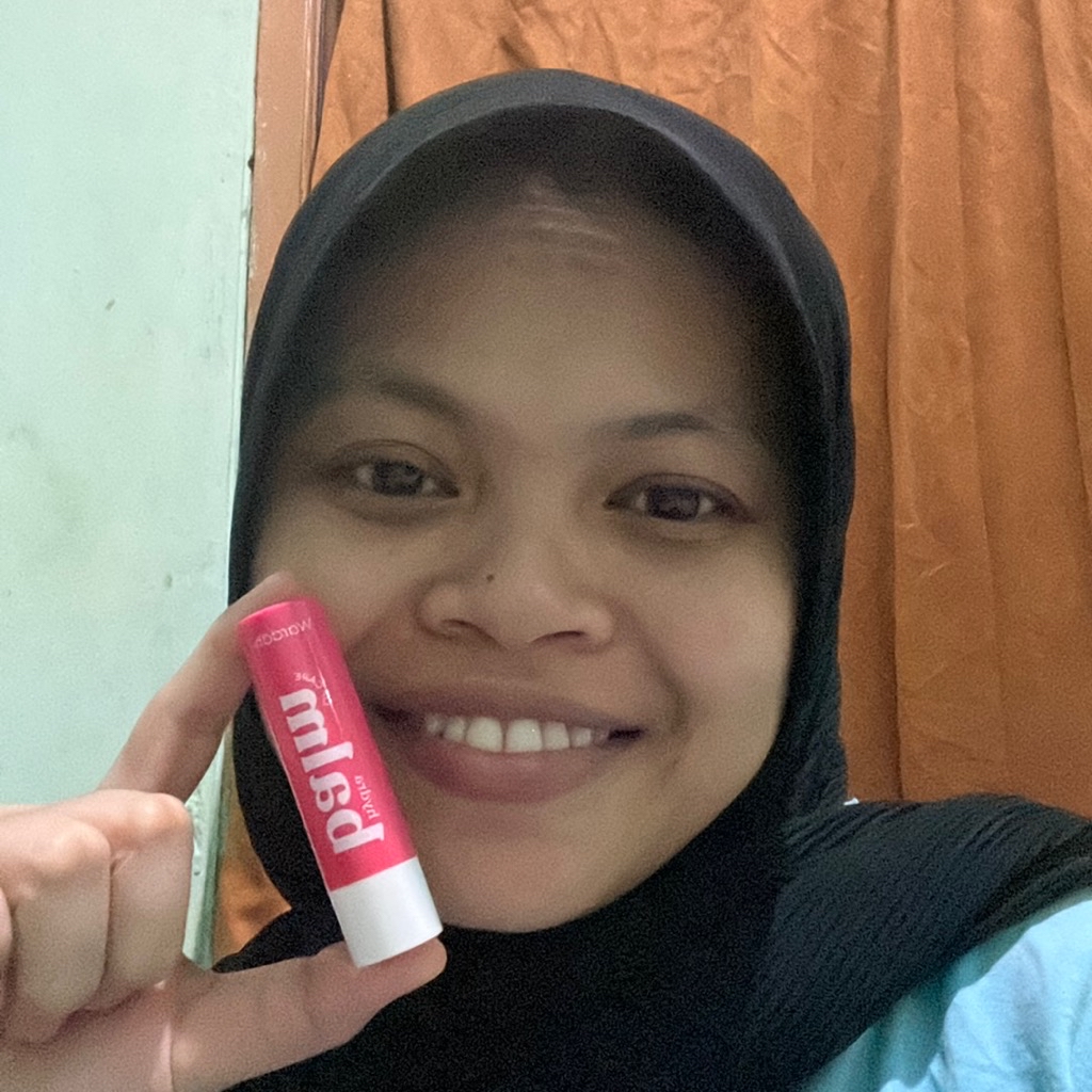 Hydrabalm Lip Care - Candy Strawberry imgfdn-d4f1830a-deaf-4bcd-9b93-ba1fd9182fb3